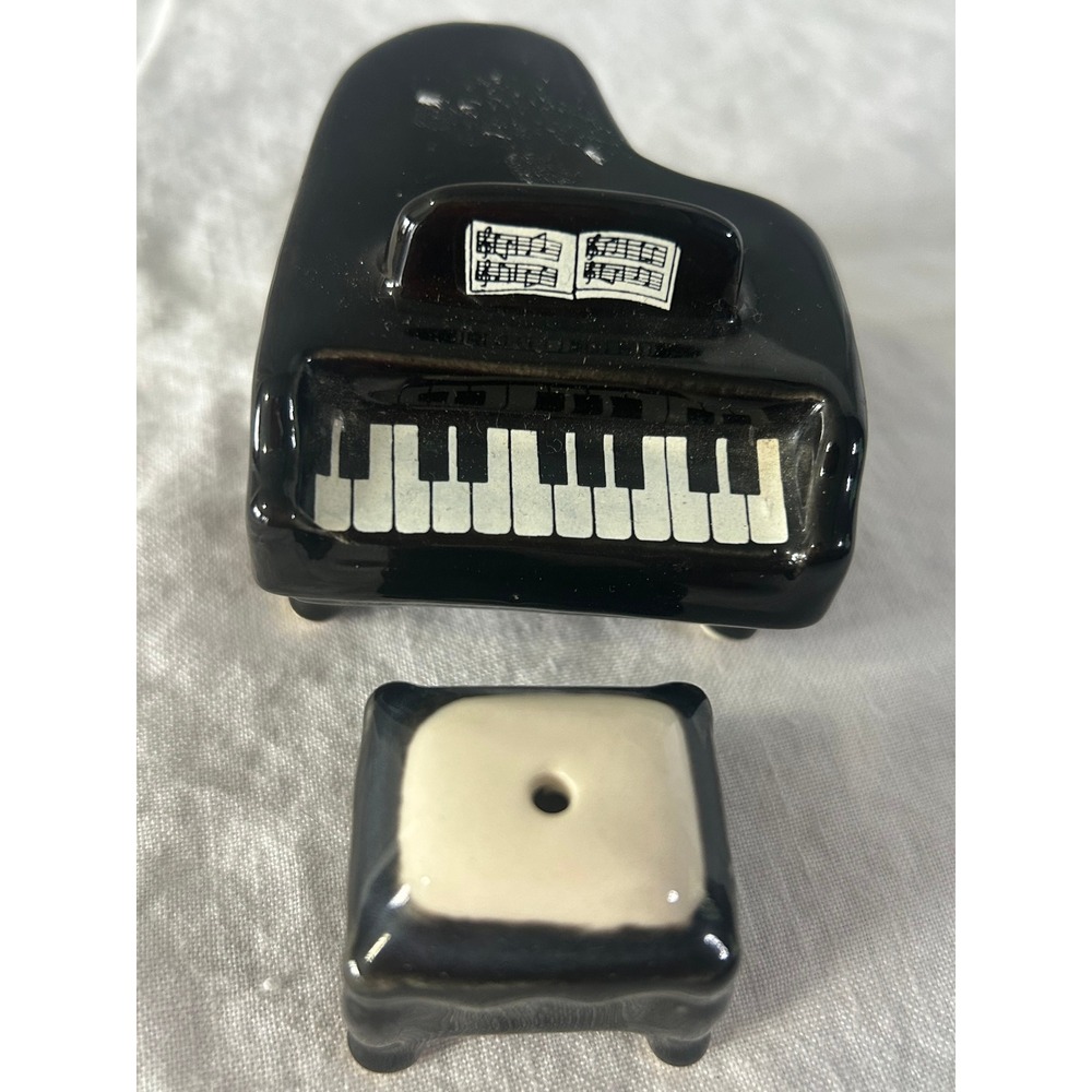Vintage Giftcraft Taiwan Ceramic Grand Piano and Bench Salt and Pepper Shakers